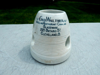 ANTIQUE HOTEL/RESTAURANT WARE COMPANY ADVERTISING MATCH STRIKER ASHTRAY