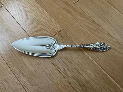 Love Disarmed Reed & Barton Sterling Silver Cake Pie Pastry Server SHARP Detail