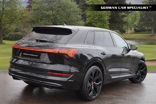 2020 Audi e-tron QUATTRO S LINE ** 22" WHEELS + BLACK PACK ** Estate Electric Au - Picture 2 of 16