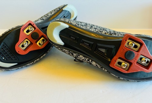 NEW SPEED CYCLE SHOES W/CLEATS SIZE 44 (9/9.5 MENS) RACING ROAD MOUNTAIN BIKE - Picture 4 of 9