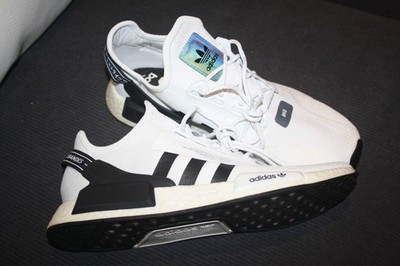 Adidas NMD R1 V2  Gr. 47  UK 12   ( Gr. 46 )   Neuwertig 2 - 3 Mal getragen