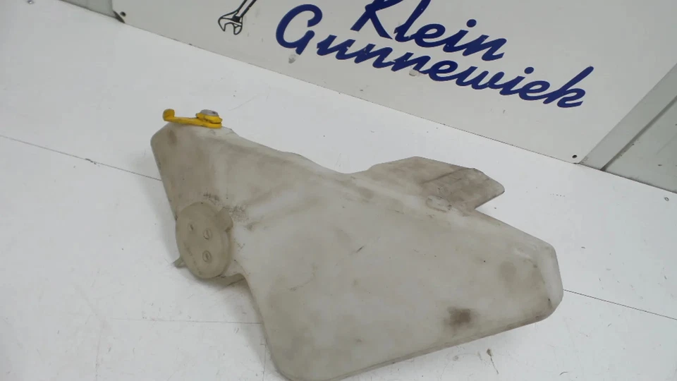 LAVE-GLACE RESERVOIR AVANT Mercedes-Benz Vaneo (W414) 2004 1688690220 - Photo 2/2