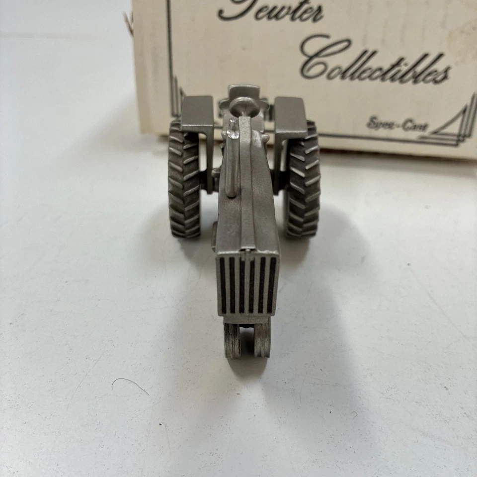 Modelo de tractor de colección Farmall 806 escala 1/64 de peltre fundido Spec Foto 4 de 4