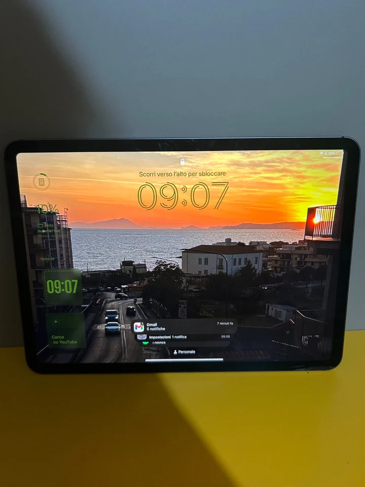 IPad Pro (11”) 1º Gen (256 GB) Argento - Immagine 3 di 4