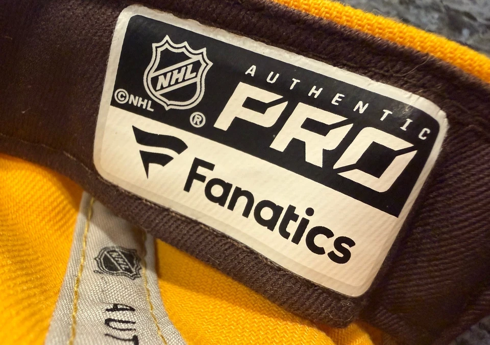 Boston Bruins Gold Snapback 2019 parche clásico de invierno FANATICSS auténtico profesional NHL Foto 2 de 4