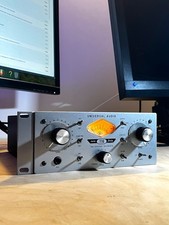 préamplificateur à lampes Universal Audio 710 Twin Infinity occasion  