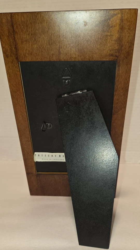 Mesa de pared de madera marrón con marco de madera Pottery Barn retrato o paisaje Foto 4 de 4