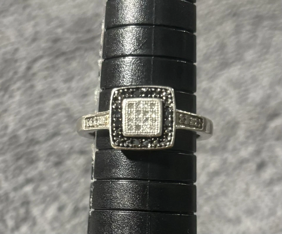 Antique Silver 925 White & Blk Diamonds Ring 💍 - Image 2 of 4