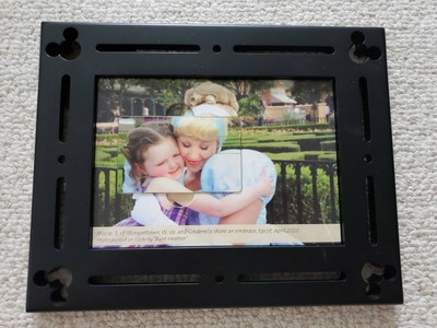 Disney Parks 2011 2 GB Digital Press Kit & Photo Frame BRAND NEW