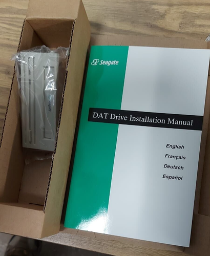 Seagate STD224000N Tape Drive with CD and Manual - Picture 4 of 7