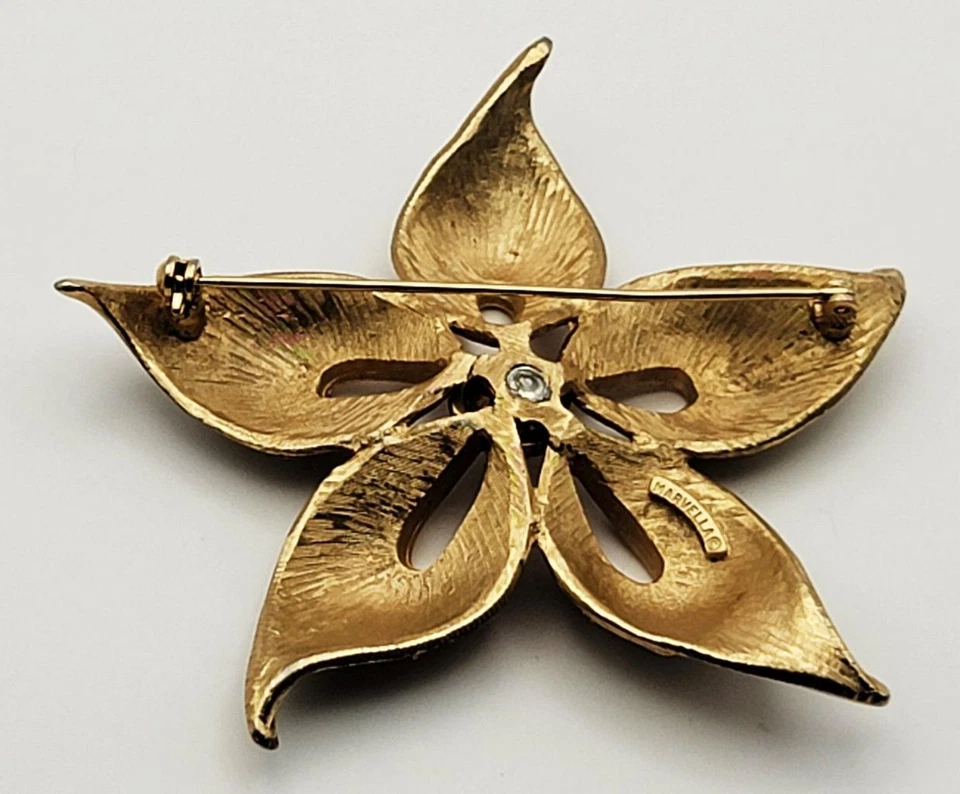 Spilla Vintage Firmata MARVELLA In Oro Argento/Oro Smaltato A Forma Di Fiore - Immagine 2 di 3