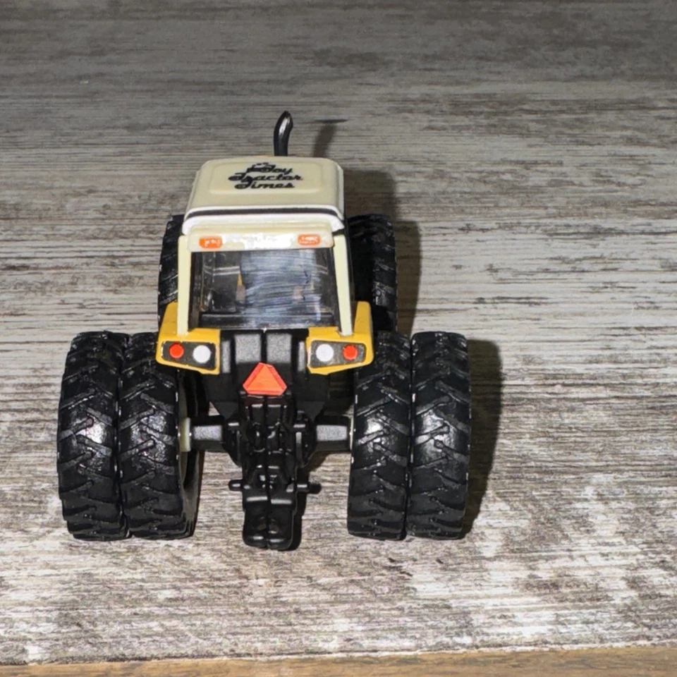 1/64 International 6788 4WD Duals Toy Tractor Times Loose Industrial Yellow - Image 4 of 4