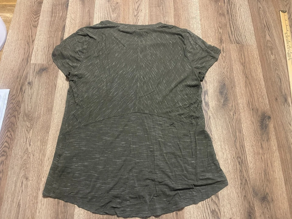 Camisa AVIA, para mujer talla mediana, verde, manga corta, cuello redondo Foto 2 de 4