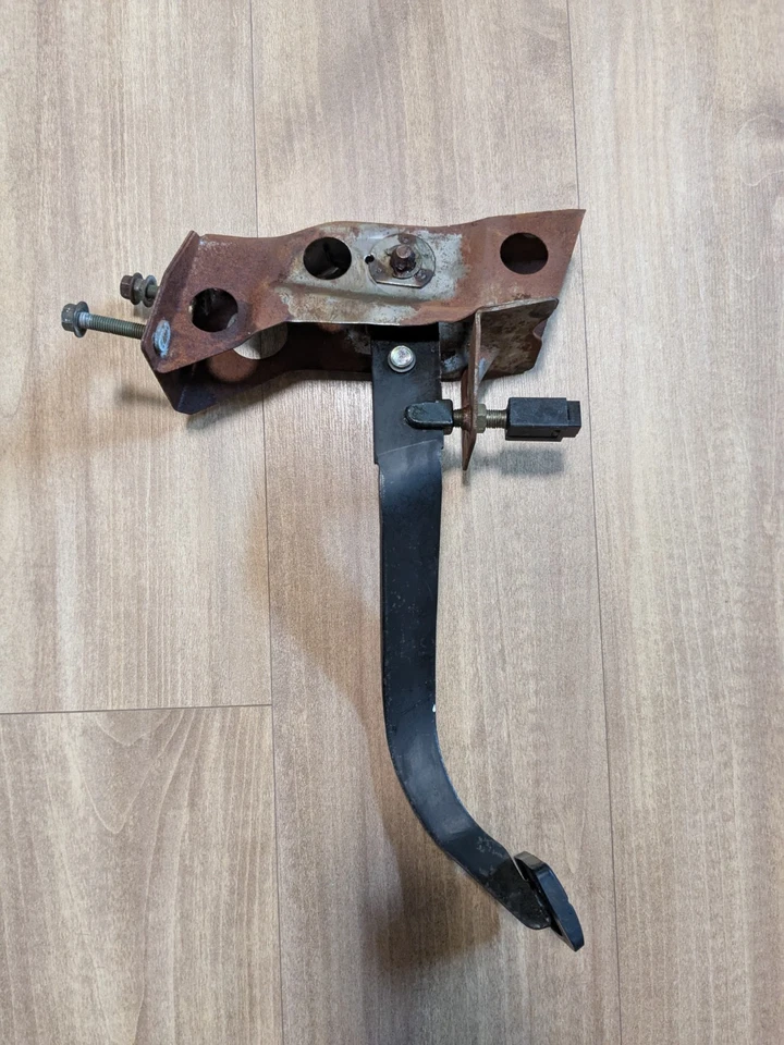 Nissan Datsun 200SX 1985 montaje de pedal de embrague usado buen estado cambio manual Foto 3 de 4