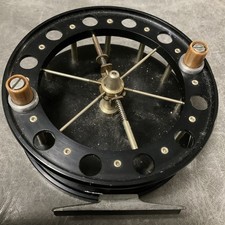 KELSEY / DANIELS 4 1/2” WIDE DRUM AERIAL CENTERPIN FISHING REEL.