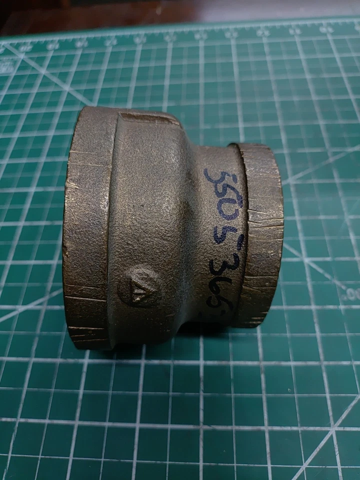 RB-33300-40-32 Cast Red Brass Reducer Coupling Female 2-1/2 NPT x Female 2 NPT - Image 2 of 3