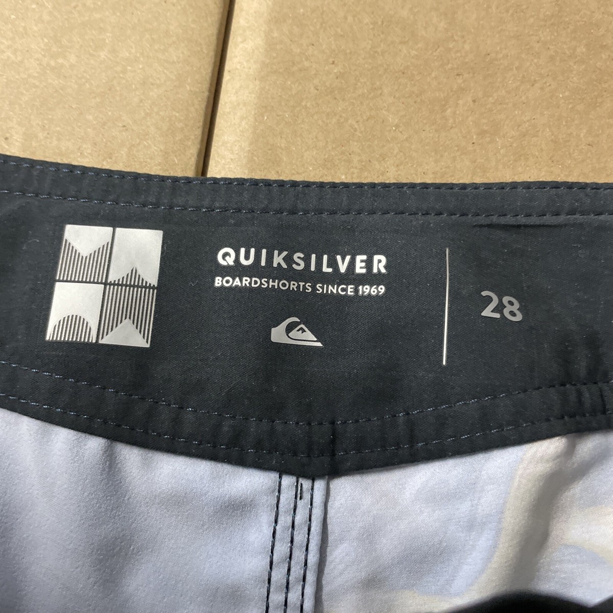 QUIKSILVER Slash Prints Vee Hawaiian Board Shorts Youth Boys