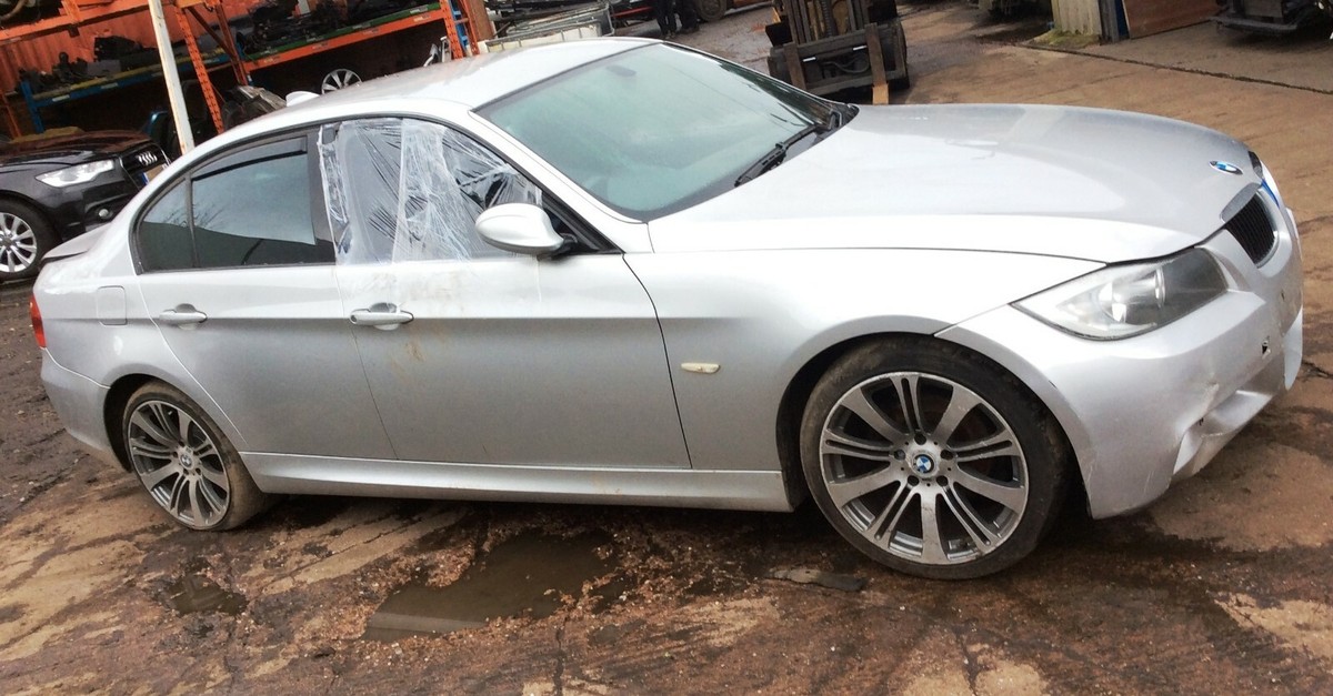 BMW 3 Series E90 320i 04-12 Titansilber Metallic Silver 2.0 Petrol