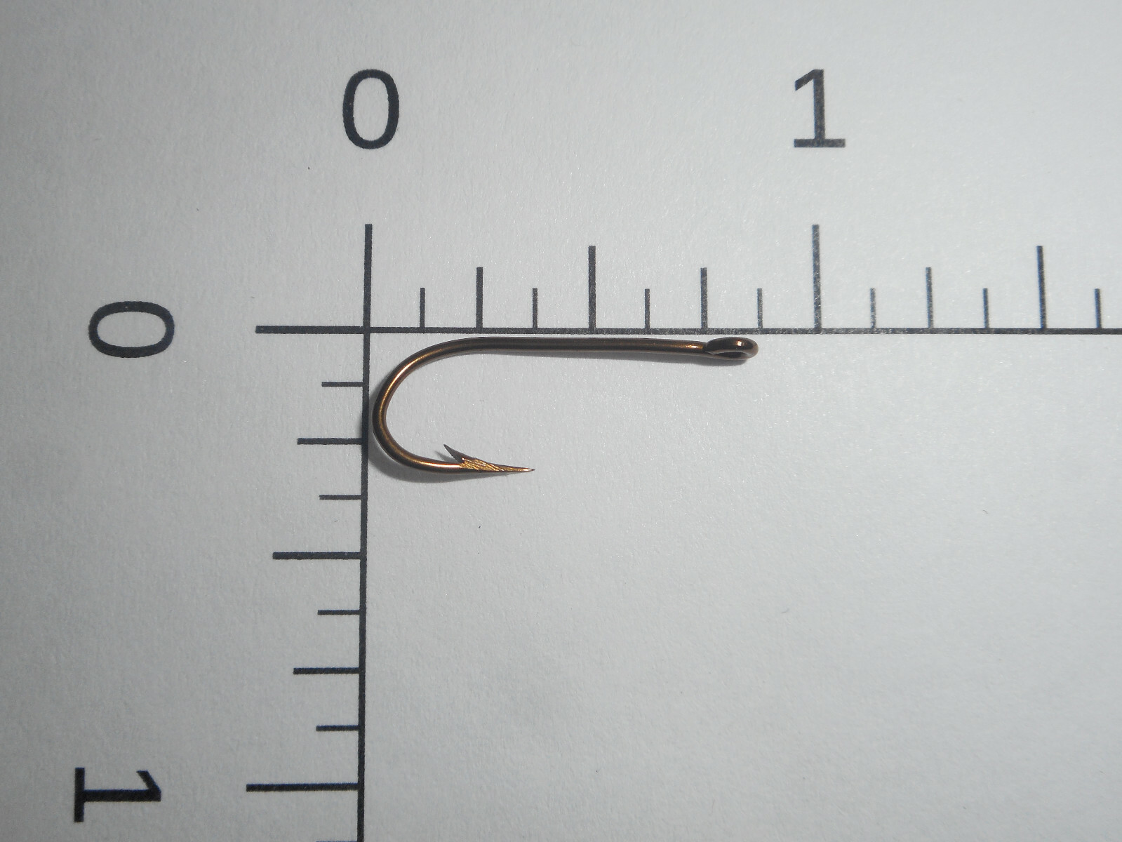 100 MUSTAD 7 Kendal KIRBY BAIT FISHING HOOKS RINGED BRONZED 4 EX