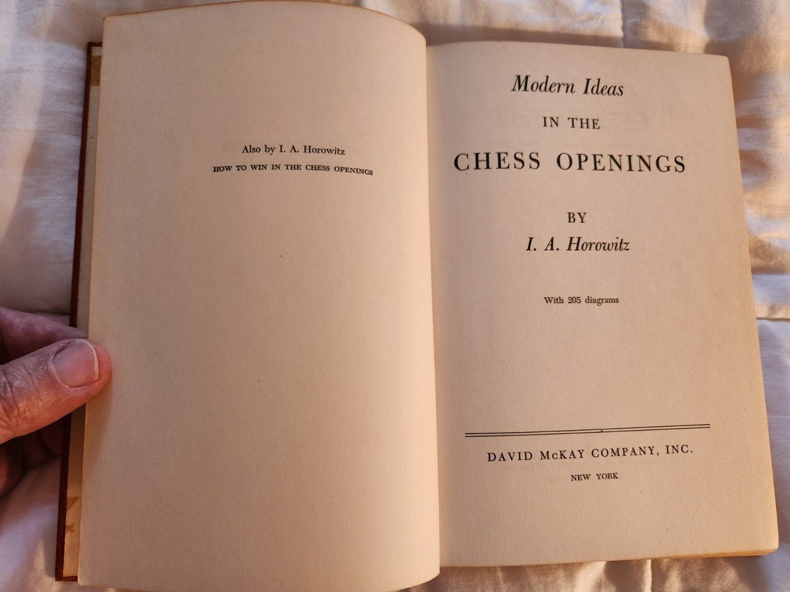 How to Win in the Chess Openings by I.A. Horowitz: 9780307828286 |  : Books