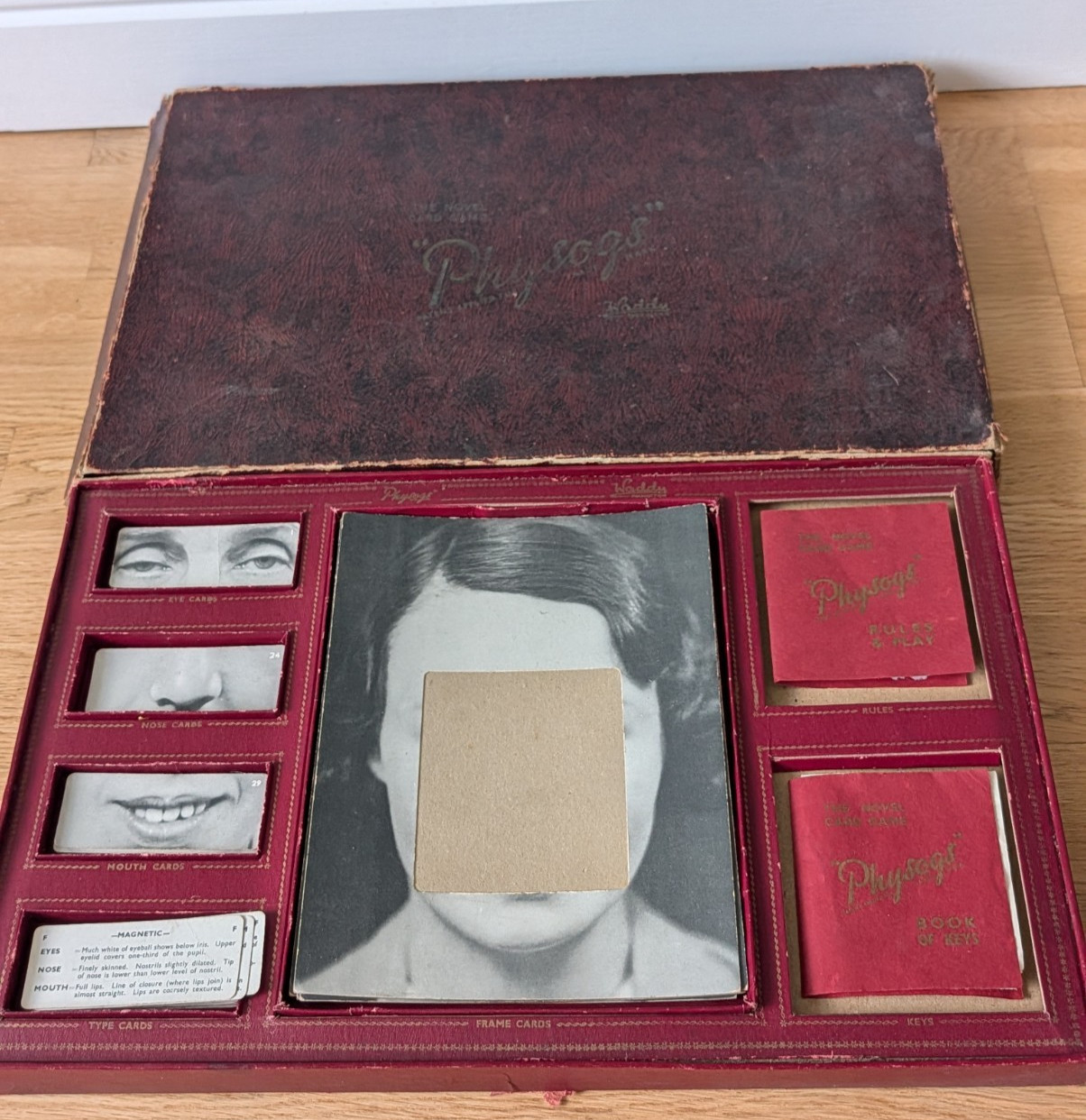 1940s Vintage Game PHYSOG 4 Face Frames Eyes Nose and Mouth Cards Boxed Facial