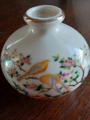 Qing long Famille Rose Chinese Bud Vase 1800s 3.5"x5.5" - Image 1 of 4
