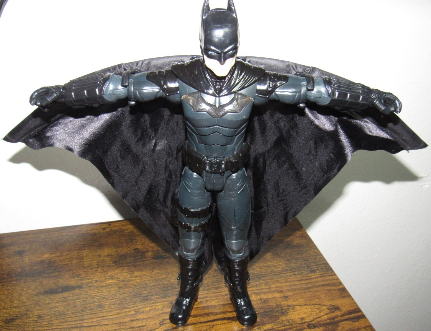Expanding Cloth Cape 12&rdquo; Figure Works!
