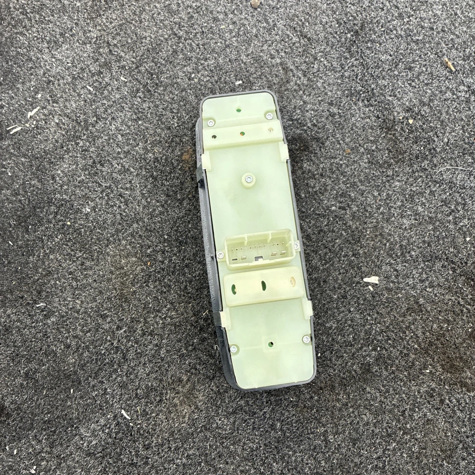 Interruptor de ventana del conductor izquierdo Jeep Grand Cherokee 2015-2017 P/N: 10123670 OEM Foto 2 de 4