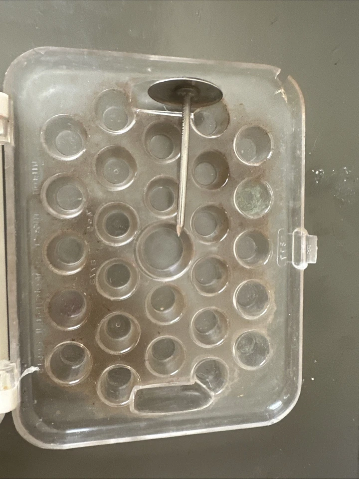 Juego de puntas para decoración de pasteles Wilton con clavo de flores, 18 piezas con acoplador de glaseado Foto 3 de 4