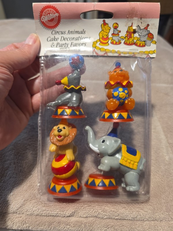1998 Wilton Cake Decorations Circus Animals Hand Painted Elephant Bear Seal Lion