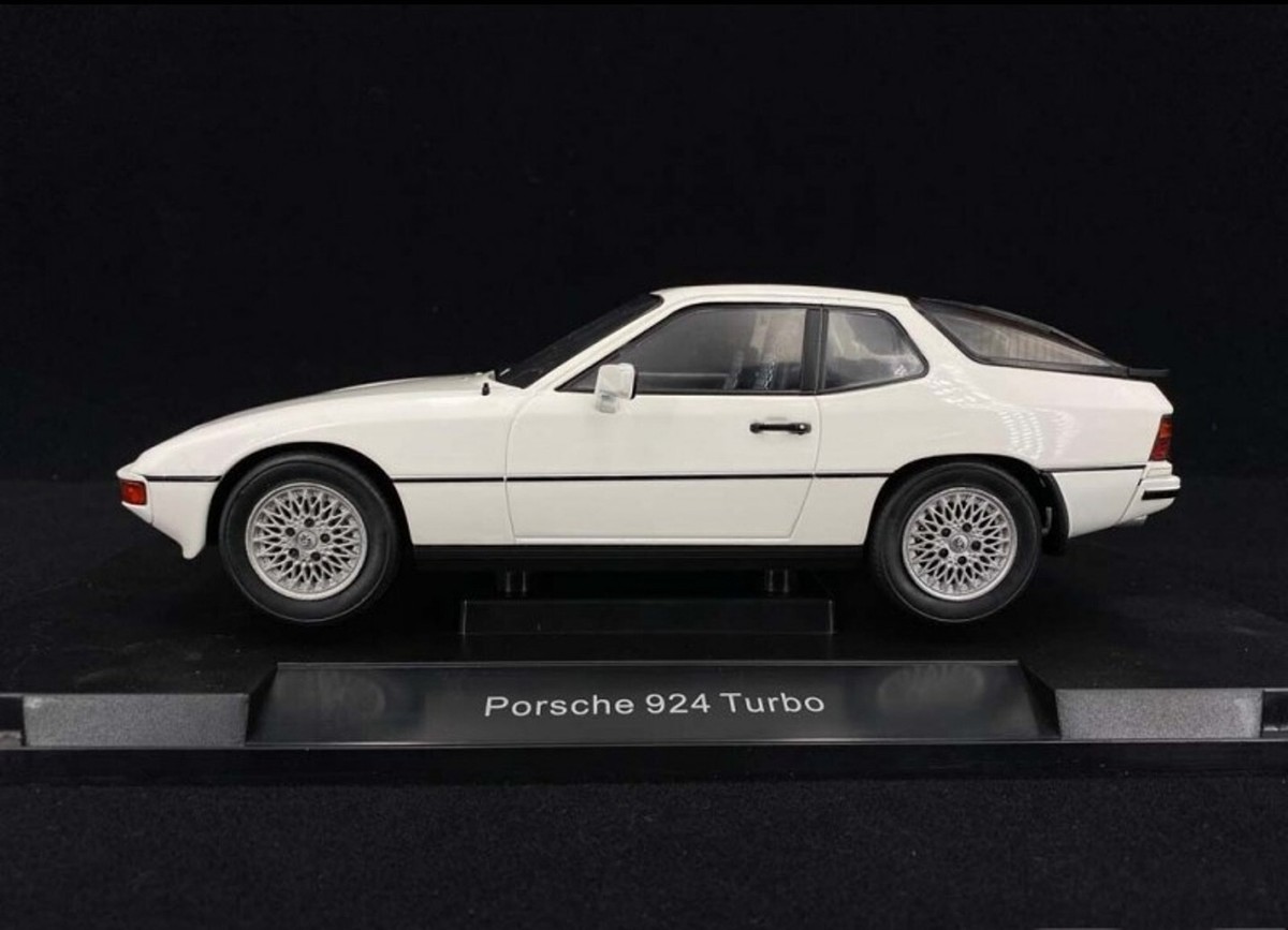 Porsche 924 Turbo 1979 White Metallic MCG 18194 1:18