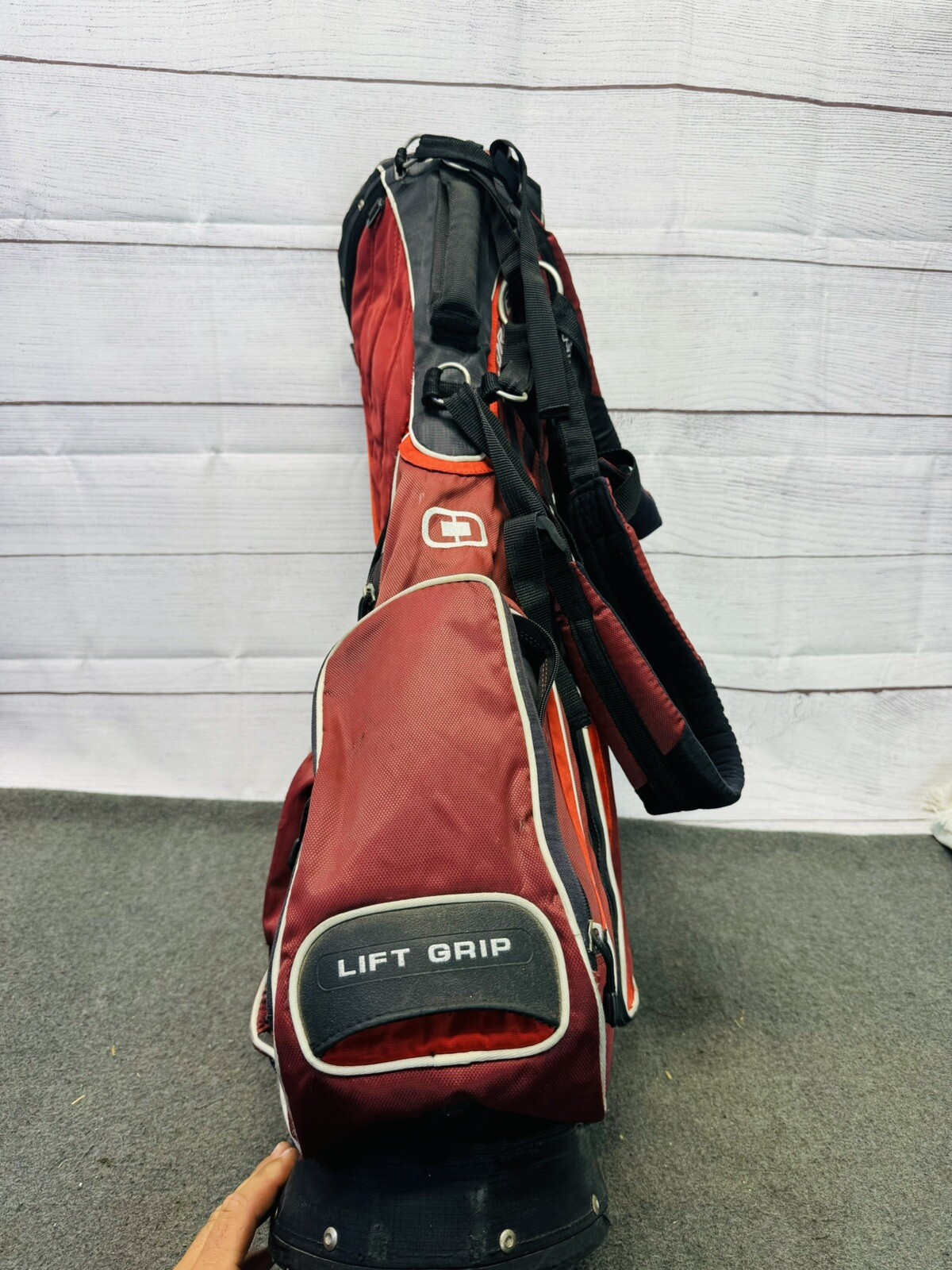 Ogio WoodE EXO Dual Strap Black Stand Golf Bag w Zipperless Ball Pocket