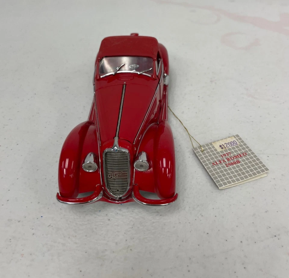 Franklin Mint 1937 Alfa Romeo 2900B Classic Car 1:24 Scale Diecast Collectible - Image 2 of 4