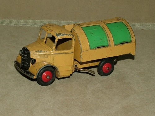 DINKY TOYS VINTAGE DIECAST  1:43 BEDFORD REFUSE WAGON #252