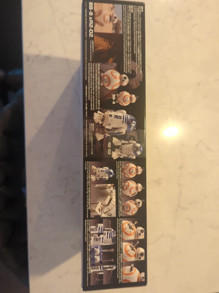 万代星球大战 BB-8 和 R2-D2 1/12 比例塑料模型套件 — 第 2/2 张图片