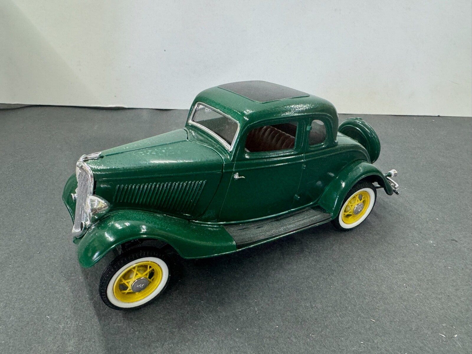 D11 Built 1934? Ford Coupe 1/25 Vintage Model McM