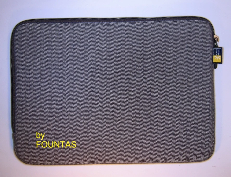 Small Tablet IPad Case: brown twill canvas red interior NEVER USED Case Logic - Image 3 of 3