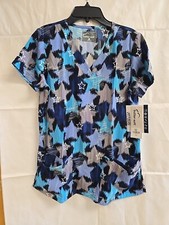 Butter-Soft Shining Stars Women's 4-Pocket Rounded V-Neck Print Scrub TopSz. XS