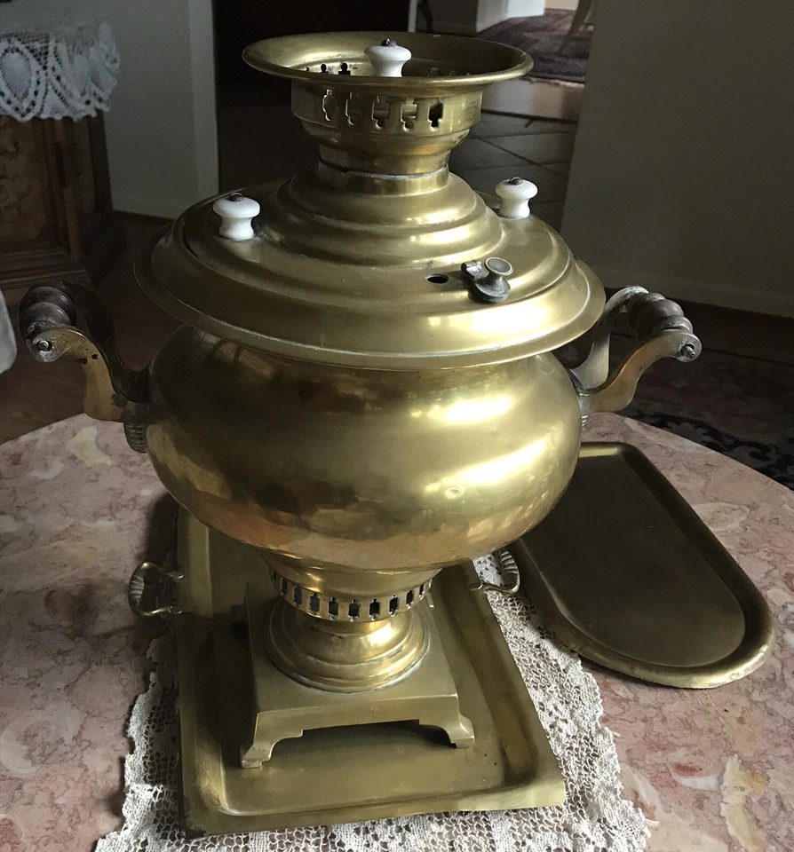 Antiguo Samovar de latón imperial ruso de finales del siglo XIX de 18" de altura por Batashev Foto 2 de 4