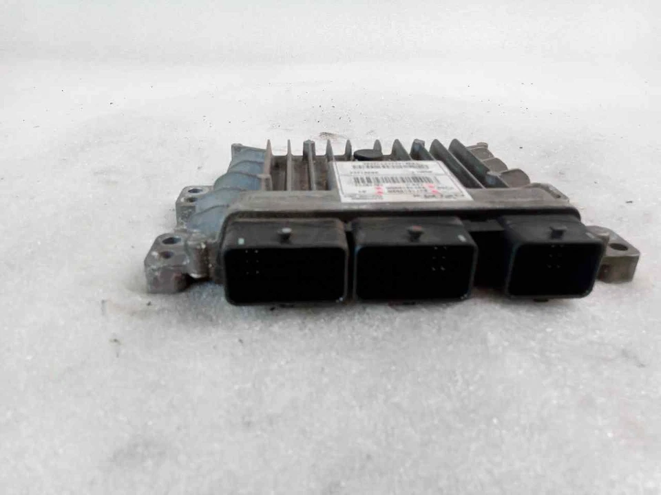 237101989R centralina motore per RENAULT CLIO III GRANDTOUR 2008 529928 - Immagine 3 di 4