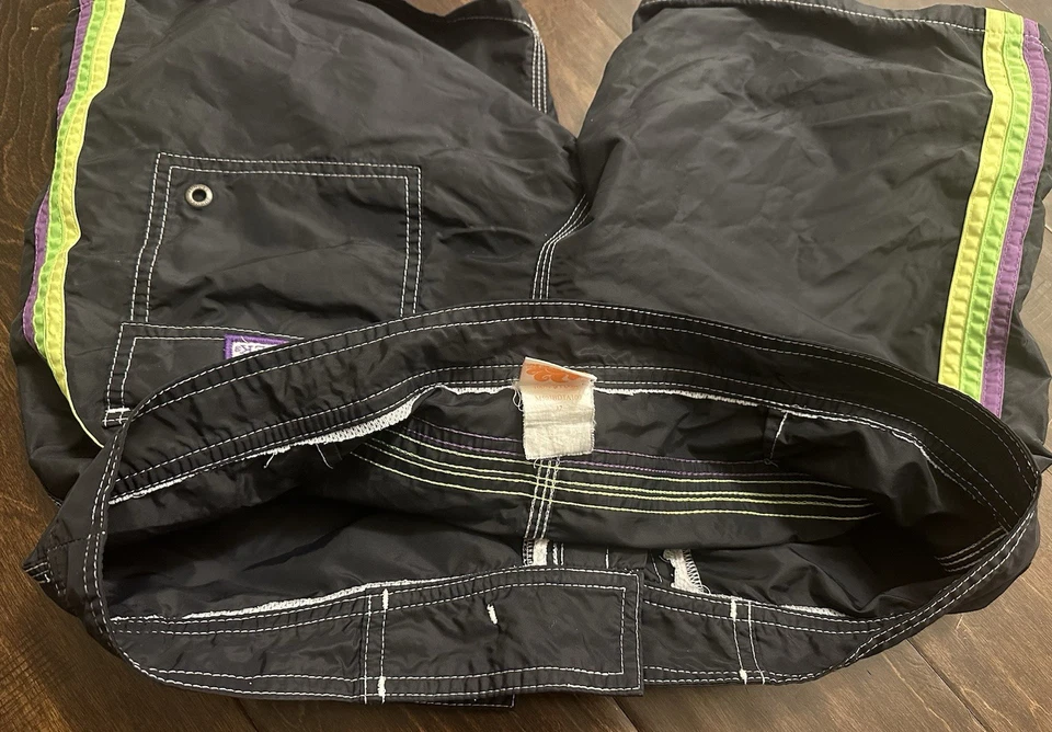 Pantalones Cortos Vintage Para Hombre Sundek 6” Nailon Negro/Púrpura/Verde/Amarillo - Talla 32 Foto 3 de 4