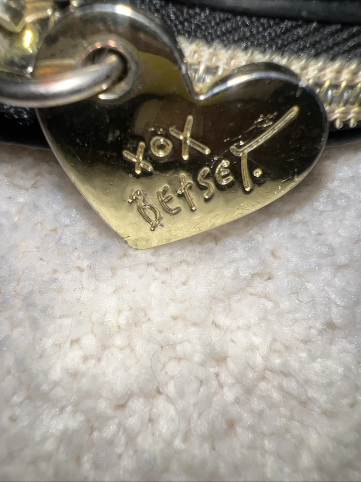 Bolso de mano de cuero Betsey Johnson vintage con lazo blanco y negro Foto 3 de 4