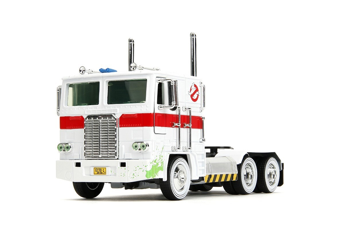 TRANSFORMERS OPTIMUS PRIME ミニカー　1/24 Amazon.com: JADA Transformers The Last Knight 1:24 Optimus