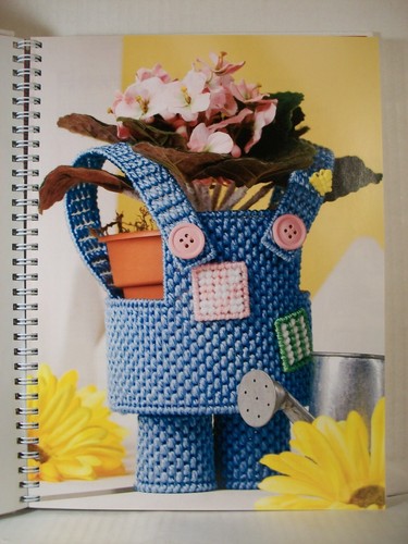 Porch and Patio Plastic Canvas by Lisa Fosnaugh (2006, Hardcover) (Brand New) - Picture 6 of 13