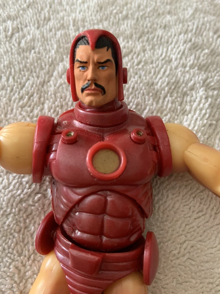 Figura de acción Iron Man Tony Stark ToyBiz 2002 Marvel Legends serie 1 Foto 2 de 4
