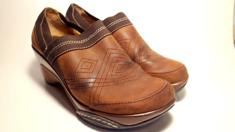 Белые горные женские сабо размер 6,5 коричневые кожаные туфли без застежек осень коренастый каблук - Изображение 2 из 4