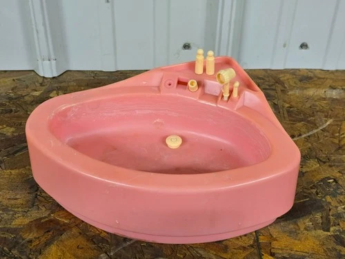 Vintage 1979 Barbie Dream Furniture Luxury Bathtub Pink Spa Corner Tub