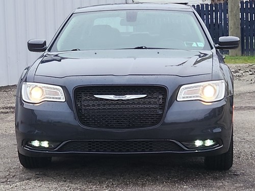 2019 Chrysler 300 Series TOURING L