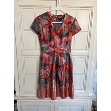 Banana Republic size 0 100% silk dress