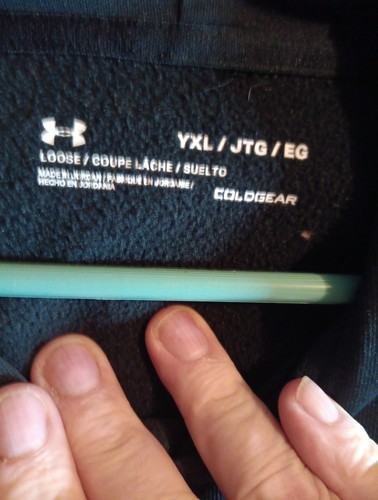 Under Armour Yxl Hoodie Small Flaw As Pictured - Picture 3 of 4